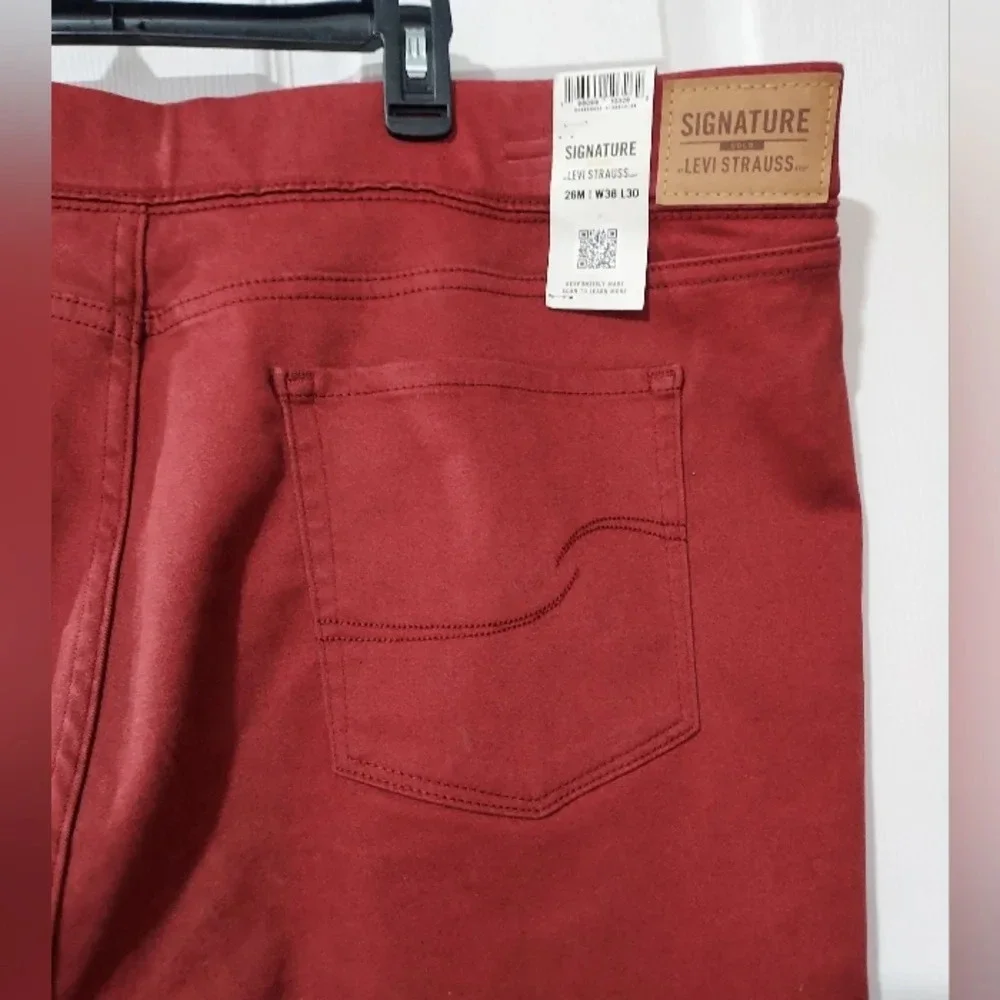 NWOT Signature Gold Levi Strauss Brick Pull-On Skinny Pants in Size 26 M W38 L30